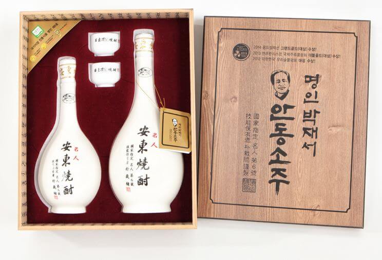 박재서-명인-안동소주-구성을-설명하는-사진