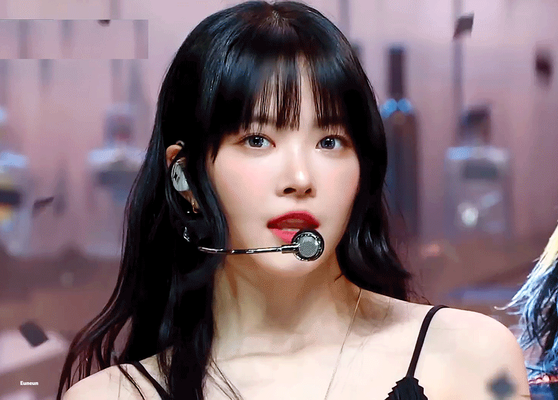 은채 ウンチェ 르세라핌 LE SSERAFIM gif