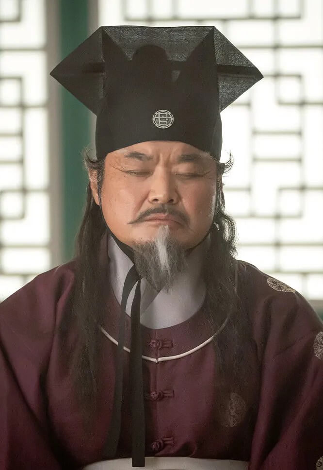 드라마 귀궁의 판수 풍산 역을 맡은 김상호의 홍보 포스터입니다.