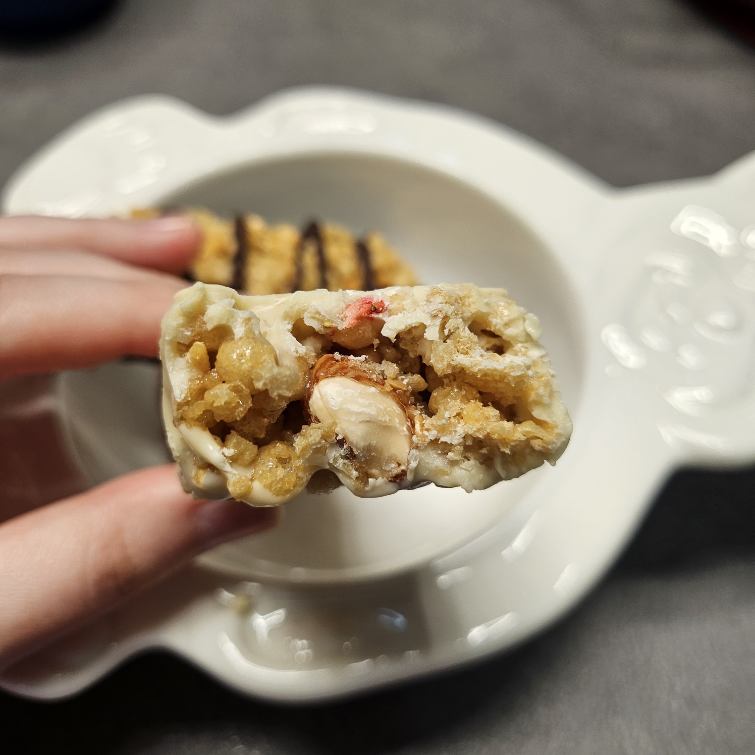 빼바 리얼초콜릿 프로틴바 화이트 맛 단면