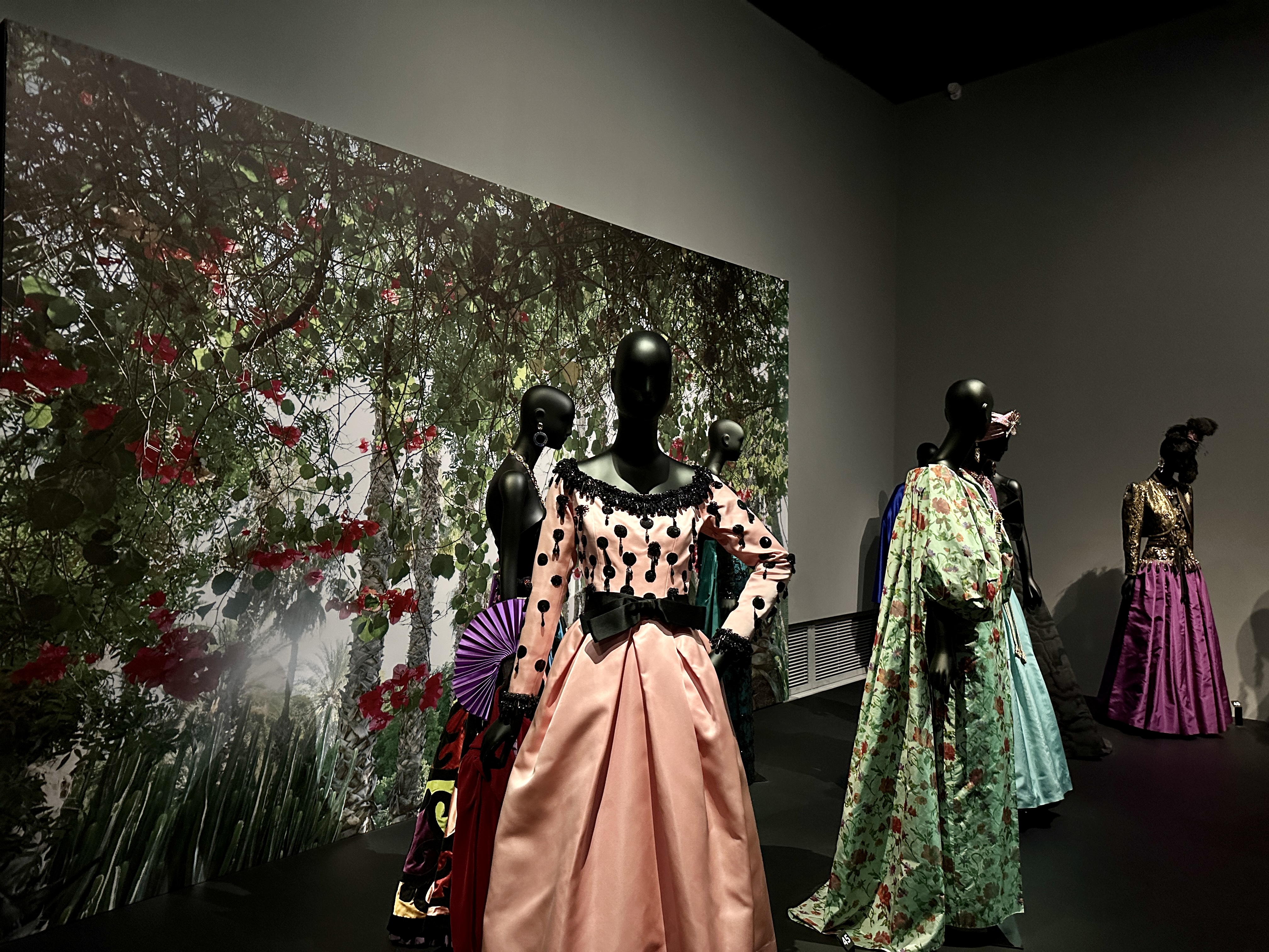 이브 생 로랑 박물관 북아프리카 디자인