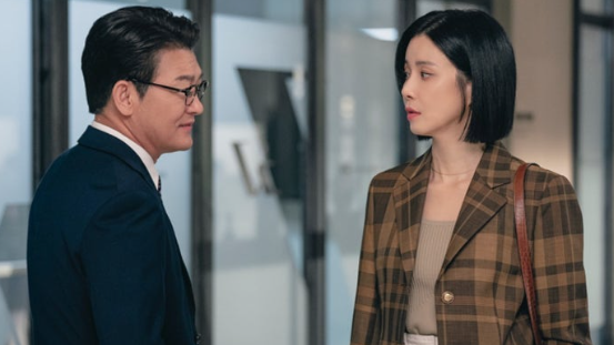 드라마 대행사 고아인 역 이보영의 전략적 카피라이팅과 광고 기획 장면