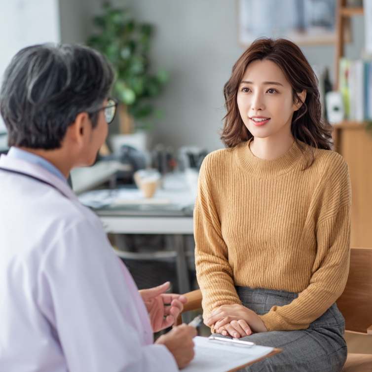 대상포진 증상으로 진료받는 여성