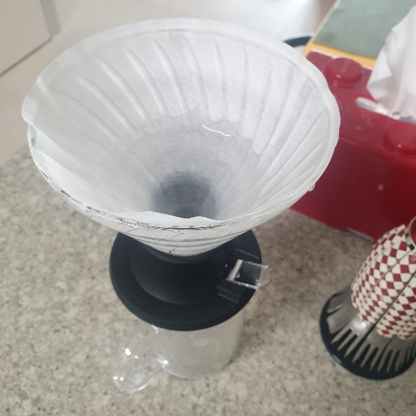 하리오 스위치를 이용한 커피 추출 레시피: feat. 테츠 카츠야_린싱