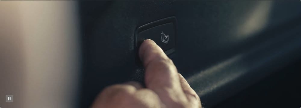 테슬라 앱과 넓은 수납공간 편의성