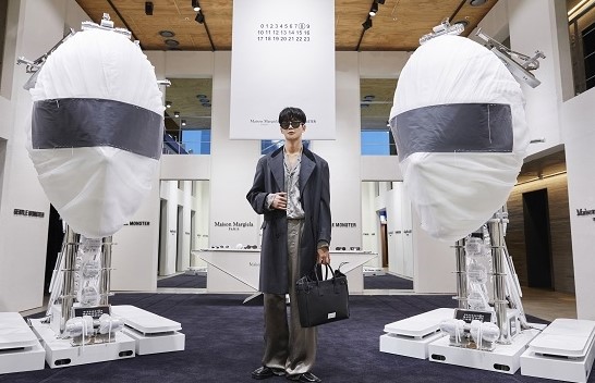 하우스 도산점에 펼처진 마르지엘라 콜라보