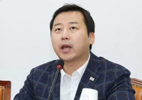 장예찬 경찰 소환 조사 슈퍼챗 논란 이유
