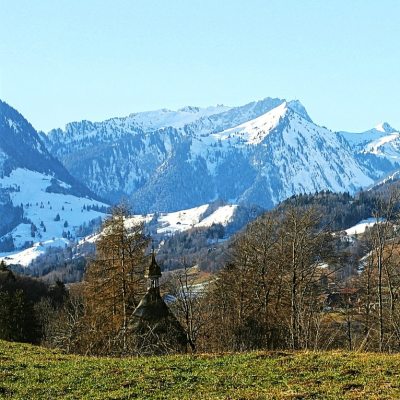 2월 눈 내린 산 풍경