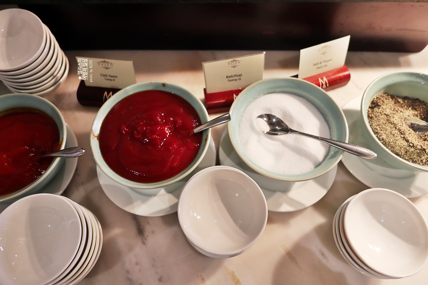 로열 호이안 엠갤러리 호텔 조식 후기 파이포 카페