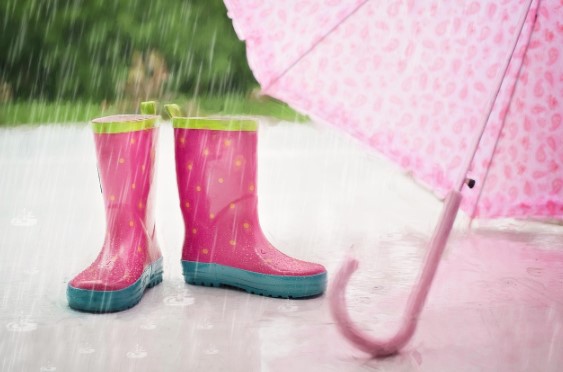 침수 지역 장화 위험! 감염&middot;낙상 피하려면 이렇게 하세요