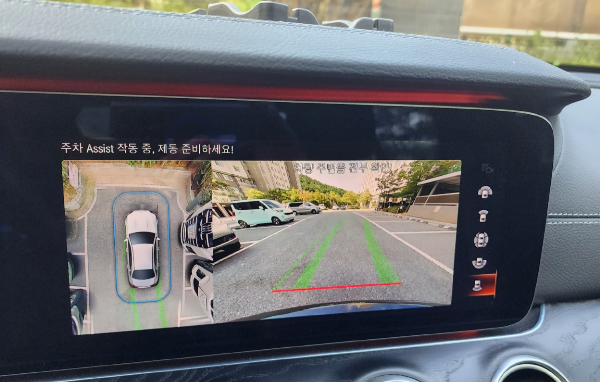 자동주차중 후방카메라