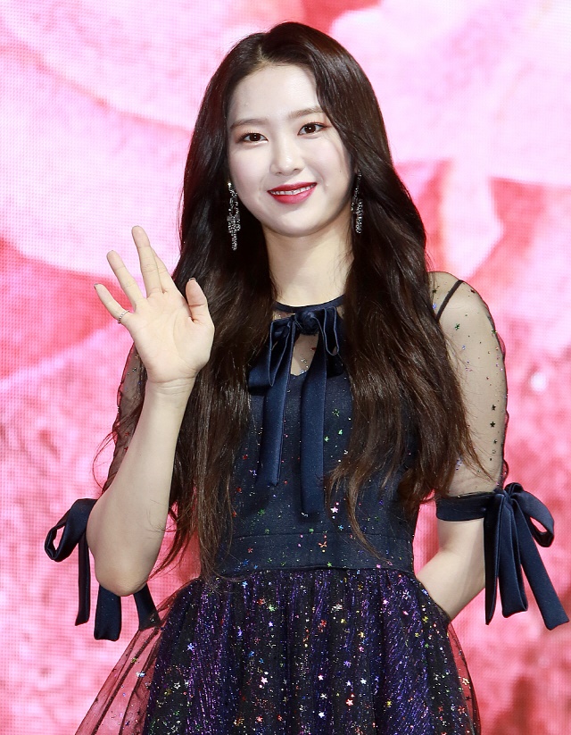 쇼케이스 중인 오마이걸