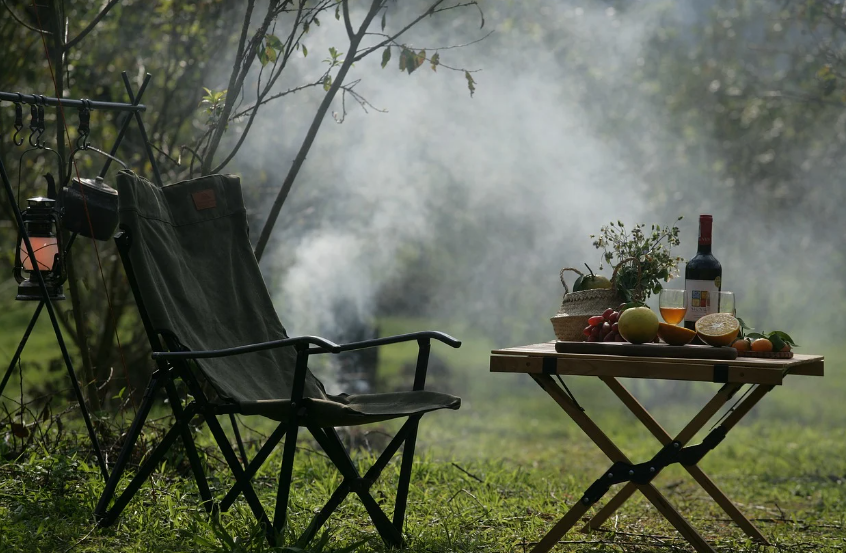 캠핑장 바베큐 와인 램프