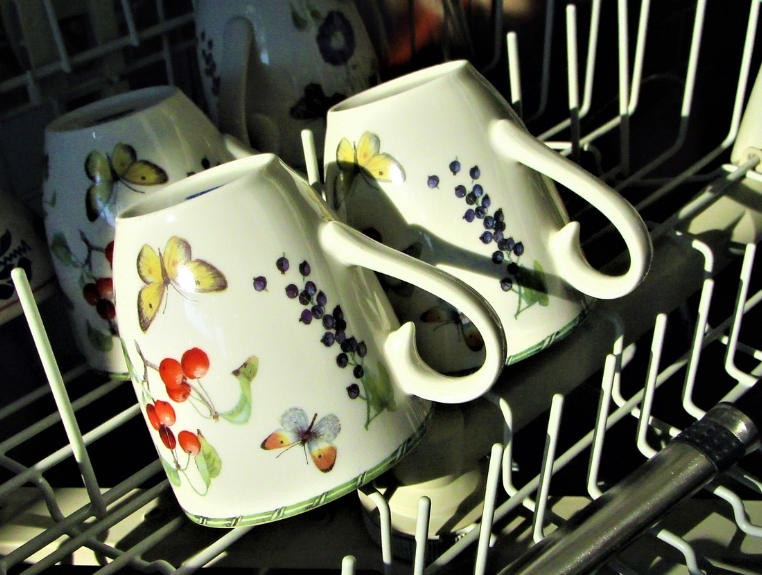 식기 건조대 청소와 위생 관리법 (중요성, 유지관리)