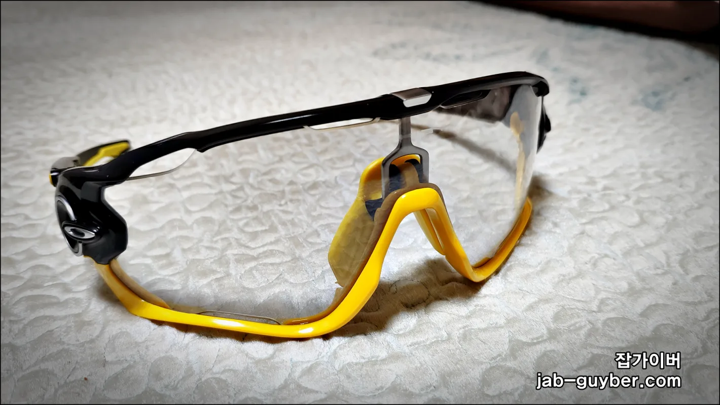 커스텀 파츠 장착 후 전면 완성 샷