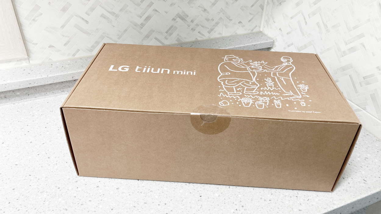 lg 틔운 미니 본체 포장. 아담함
