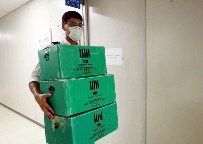 브리핑하는 흥덕 경찰서장&amp;#44; 검찰의 압수수색