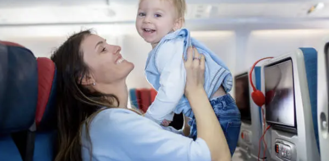 아기와 비행기 타기 꿀팁 사진