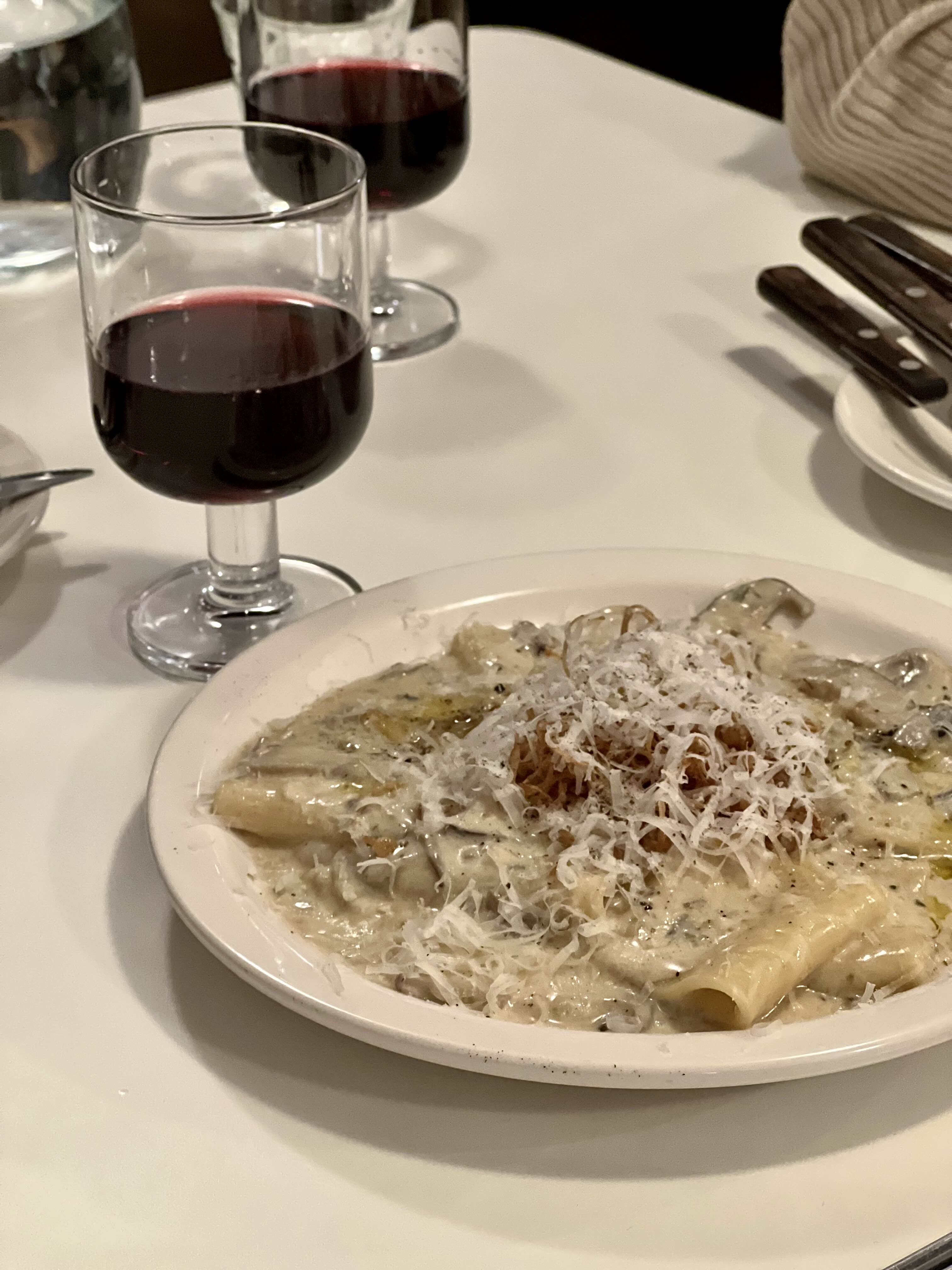 한남동 hick의 포르치니. 파케리 면에 크림소스 파스타