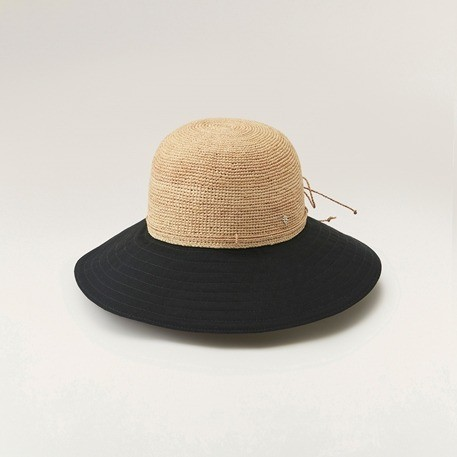 헬렌 카민스키 AS