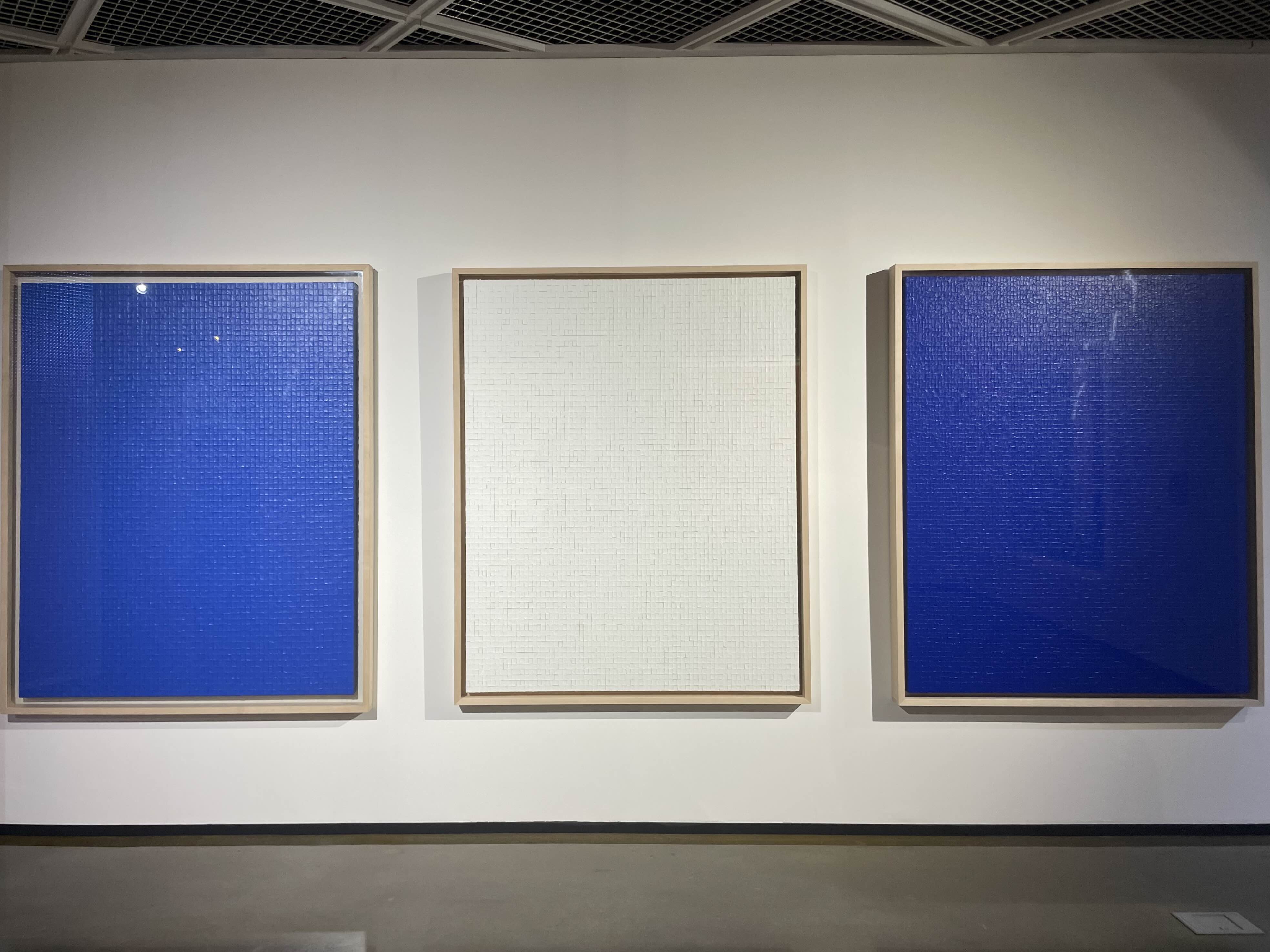 정상화- [左] 무제 13-5-13 (2013&#44; 캔버스에 아크릴)&#44; [中] 무제 016-11-2 (2016&#44; 캔버스에 아크릴)&#44; [右] 무제 12-3-5 (2012&#44; 캔버스에 아크릴)