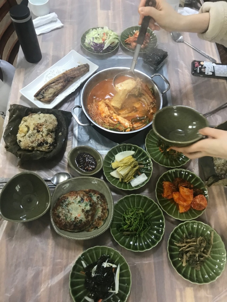 이맛에 살지 연꽃과 연잎 가득한 곳에 있는 연잎막국수, 연잎밥정식, 연잎토종닭 백숙 춘천 맛집 추천