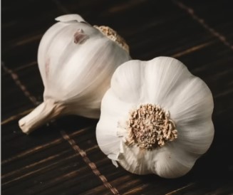 간에 좋은 음식 브루콜리, 마늘, 호두 사진