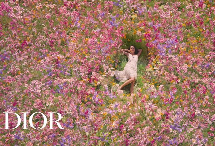 미스디올 블루밍 부케 이미지