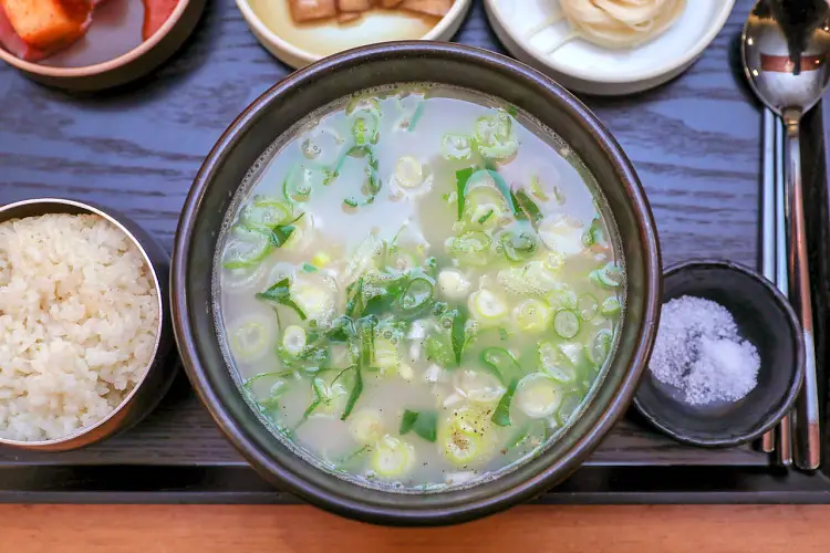 투데이 맛있는 메뉴 이열치열 30년 전통 뜨끈한 설렁탕과 얼큰한 육개장 맛있는 식당 추천 부산 해운대 센텀시티 맛집