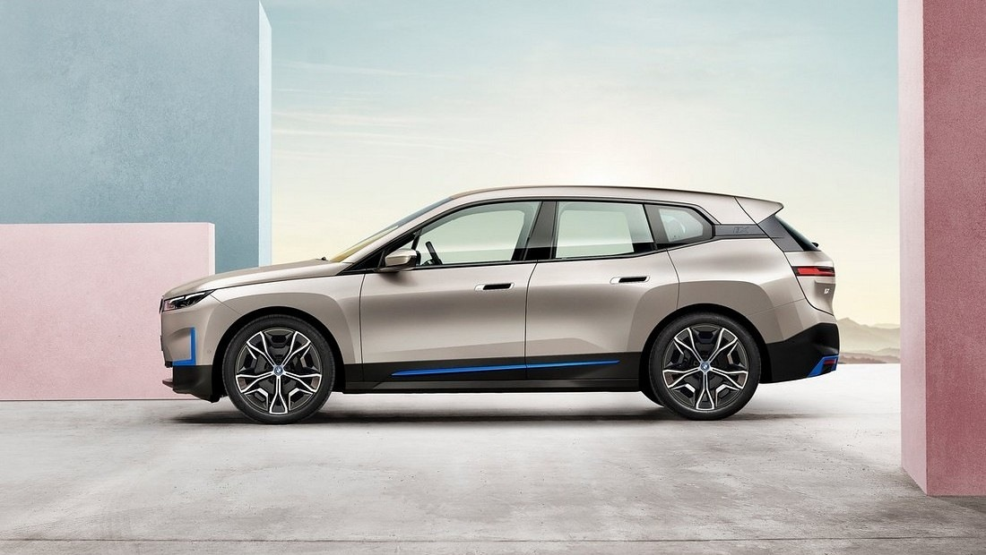 BMW iX