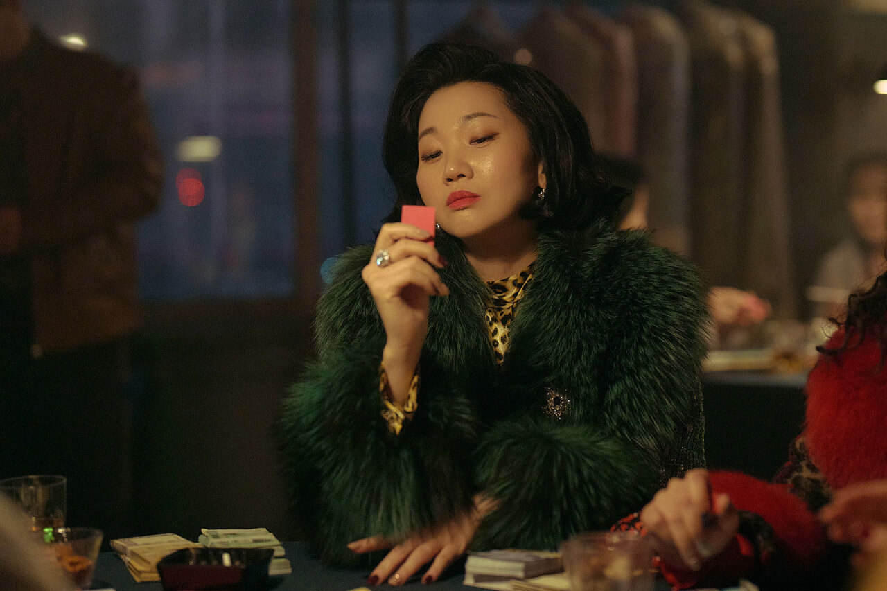 위장 잠입한 봉형사 역할의 장윤주