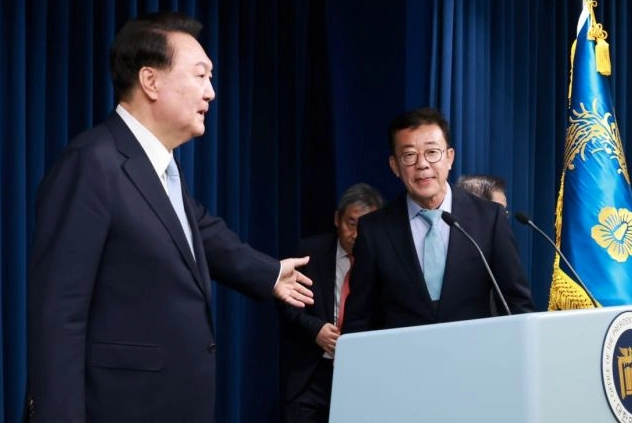 홍철호 정무수석 임명 이유 배경 | 홍철호 국회의원 프로필 나이 고향 재산 경력