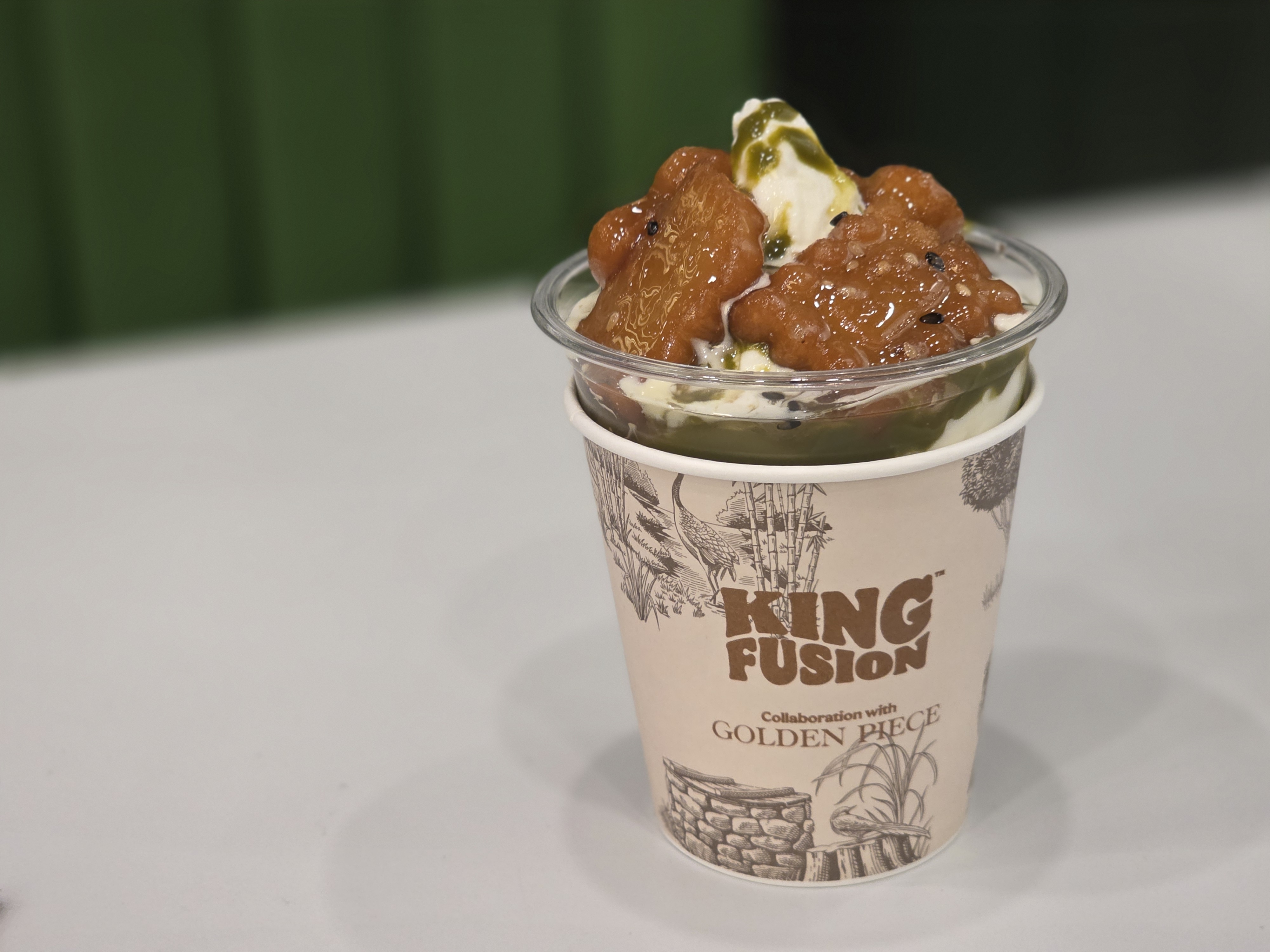 첫입은 달콤하고 끝맛은 은근히 쌉싸름했던 말차 킹퓨전