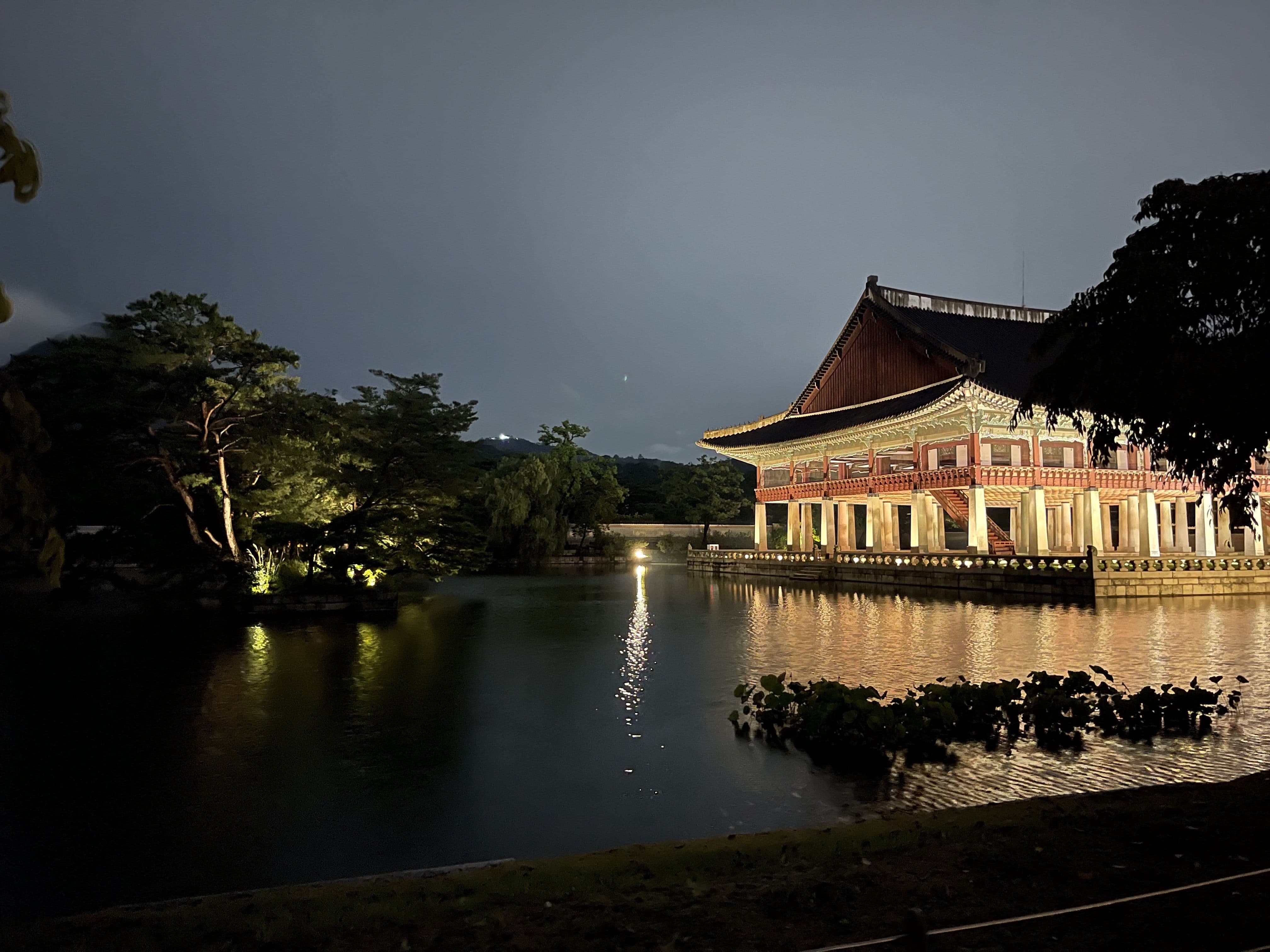 인왕산에서 내려와 만나는 서울의 중심 경복궁과 광화문