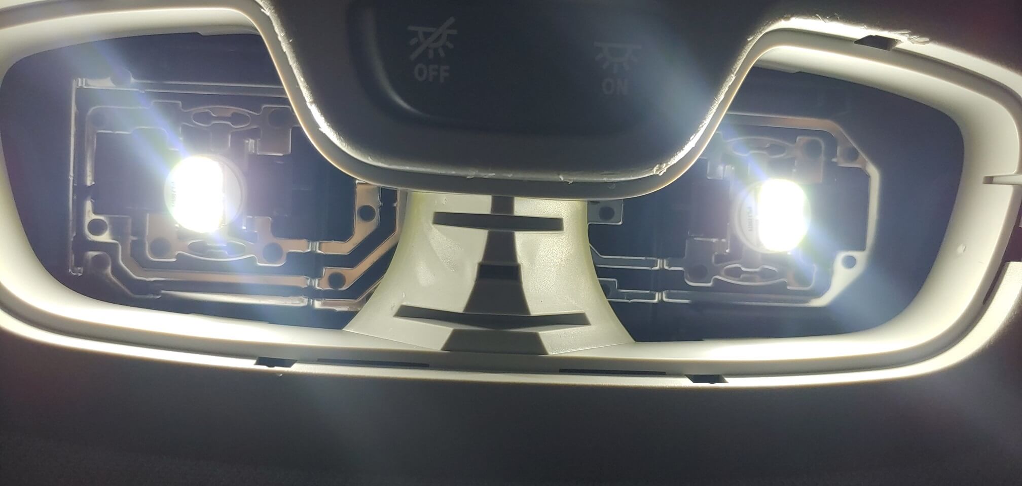 실제 차주가 알려주는 쉐보레 트랙스 크로스오버 - LED 실내등(전등) 교체하기