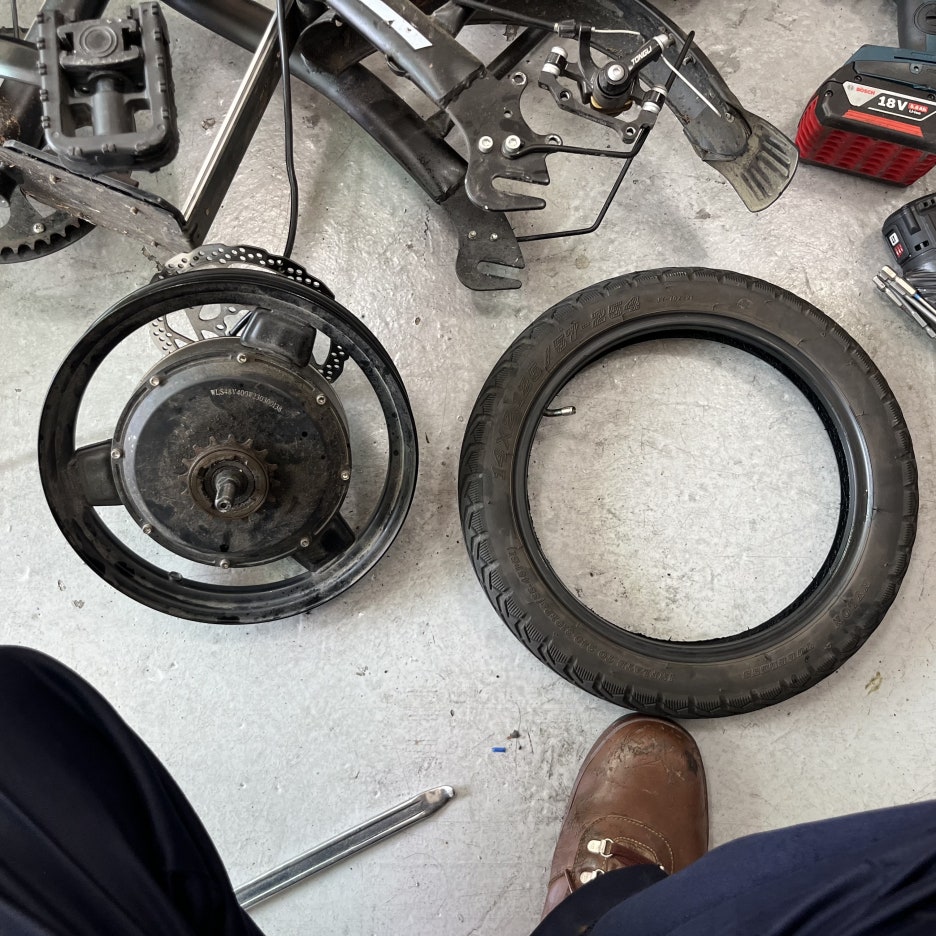 전기자전거 수리 수원: 타이탄300-타이어 펑크 교체, 에코드라이브, ECODRIVE TITAN 300 AS, 화성 동탄 오산 광교 용인 안양 안산 군포 분당