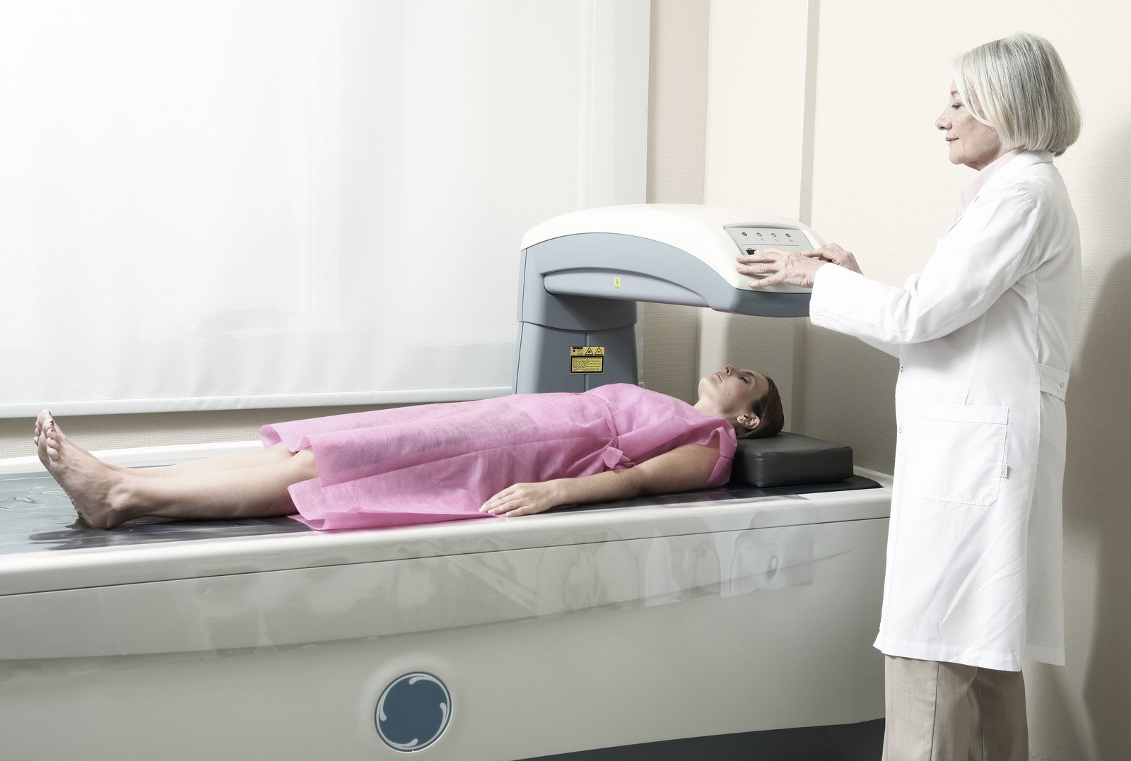 DXA 검사 (Dual-Energy X-ray Absorptiometry): 골밀도 측정의 표준