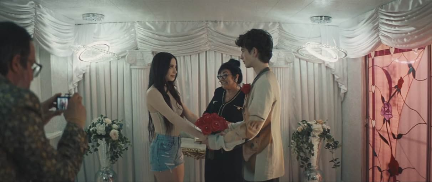 영화 &amp;#39;아노라&amp;#39; (Anora) 리뷰 - 강렬한 스토리와 현실적인 로맨스!