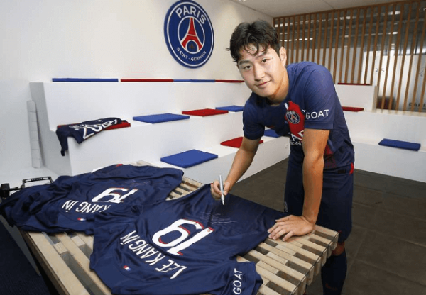 PSG 전북 축구 이강인 사진입니다.
