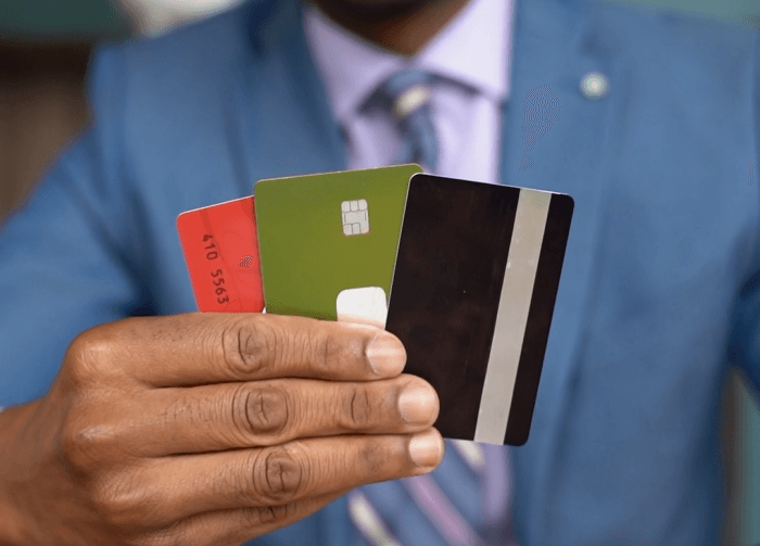신용카드-사람-손