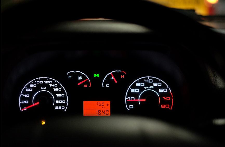 자동차 계기반 경고등 사진