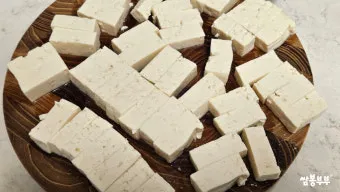 두부 데치는 방법과 요리별 활용 팁 정리_18