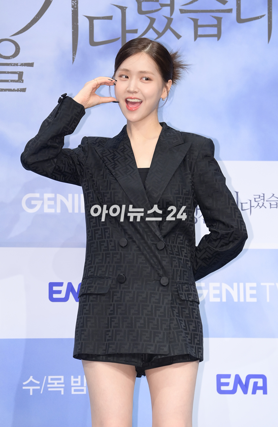 배우 김지은이 26일 오후 서울 구로구 신도림동 더세인트에서 열린 ENA 새 수목드라마 '오랫동안 당신을 기다렸습니다' 제작발표회에 참석하고 있다. [사진=정소희 기자]