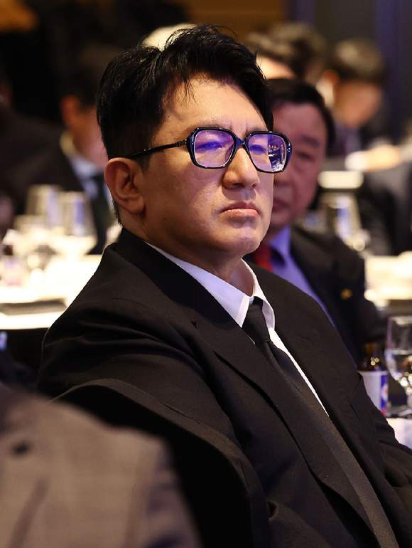 방시혁 구속영장 반려 프로필 나이 겷혼 자녀 주식