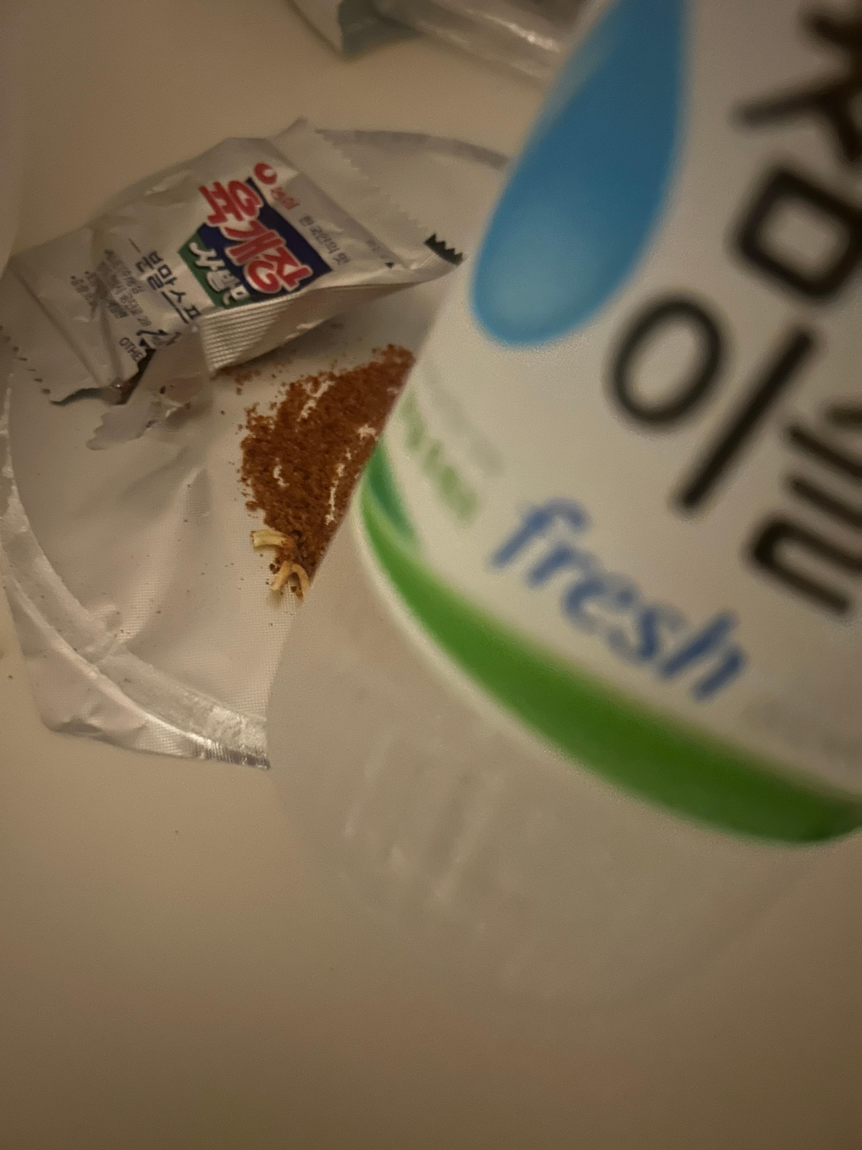 부셔 먹기 좋은 컵라면 술안주 추천 농심 육개장 컵라면