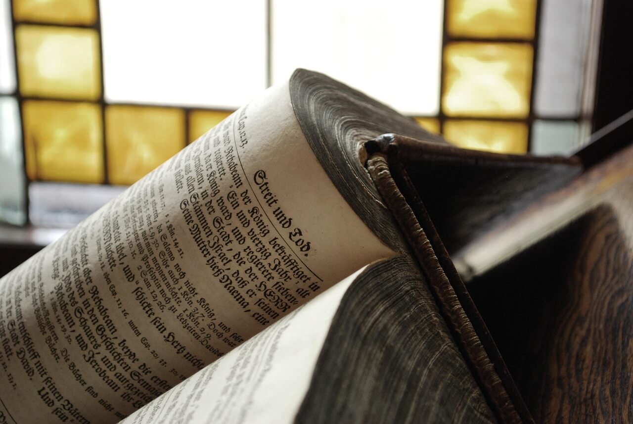 기록물 관리의 효율성을 높이기 위한 자동화 기술의 활용