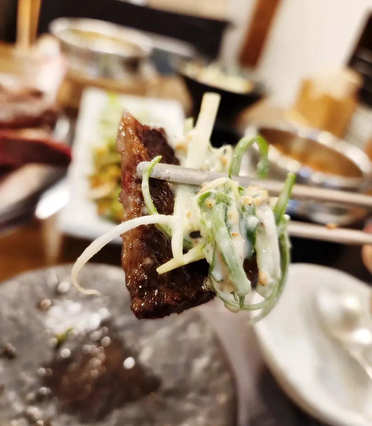 온아담-우유갈비-고기-한점