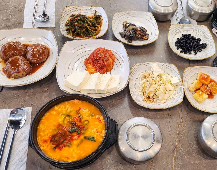 오늘N 만원 두부한상 차림