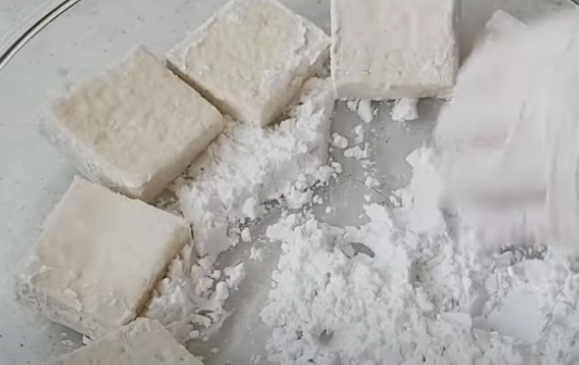 전분가루 묻히기