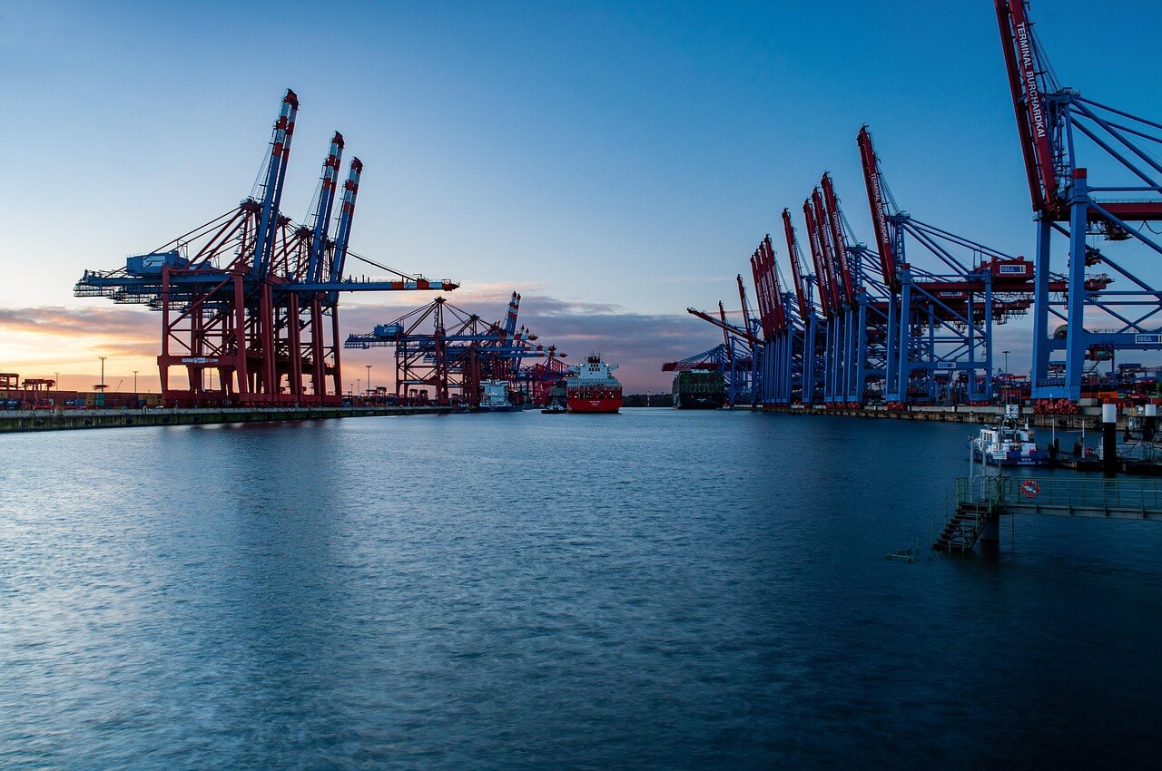 🚢 컨테이너크레인운전 기능사 취득으로 항만 물류 전문 인력으로 성장하는 방법
